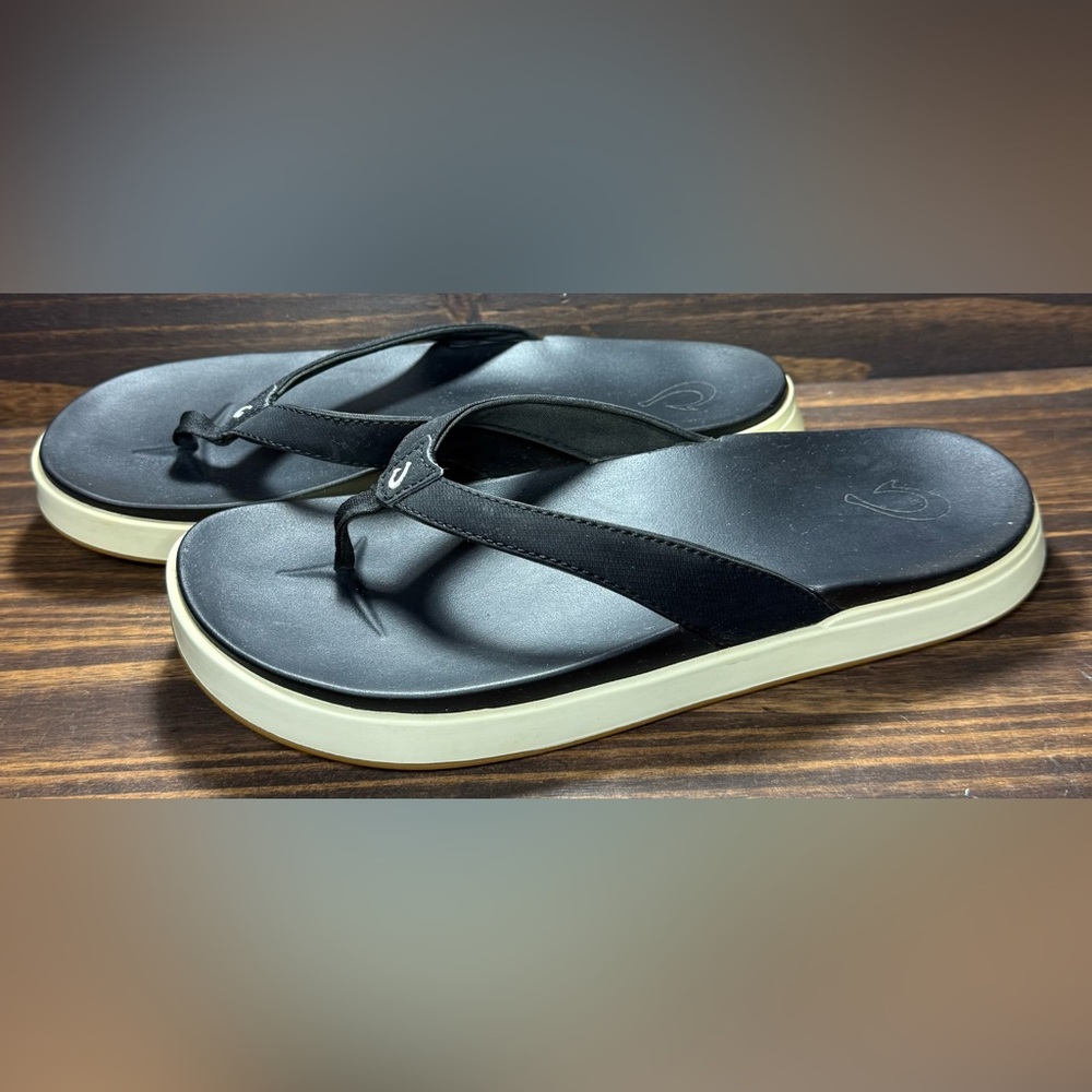 Olukai Nua Pio Women’s Size 10 Shoes Black White Athletic Thong Sandals